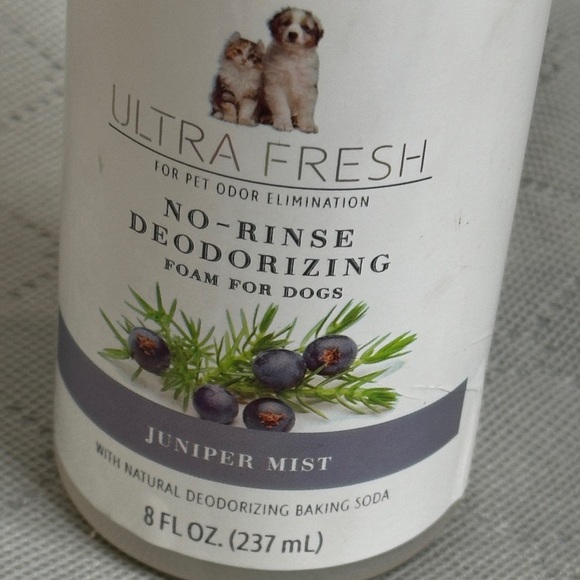 Ultra Fresh Dog No-Rinse Deodorizing Foam for Dogs in Juniper Mint Scent Natural - Picture 3 of 8
